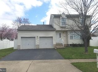 117 Honeysuckle Dr, Ewing, NJ 08638
