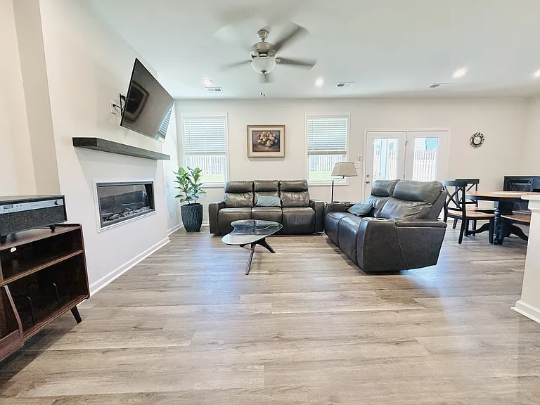 667 Honeydew Dr — Photo 23