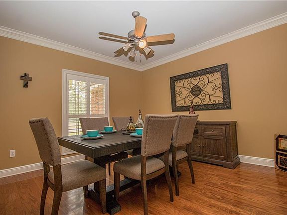 4th image of 5050 Laura Ln