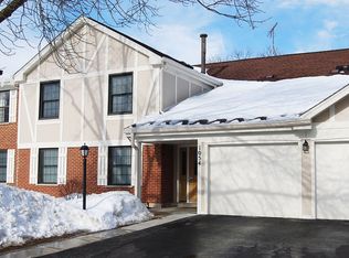 1054 Deerpath Ct APT C2, Wheeling, IL 60090