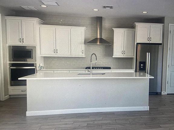 4th image of 2245 E Questa Dr