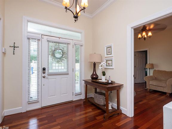 3rd image of 17 Briar Patch Ct