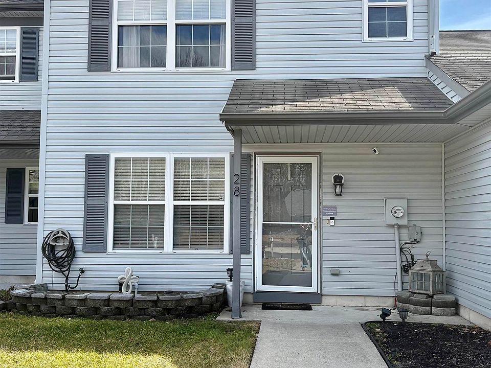 1st image of 28 Allison Pl