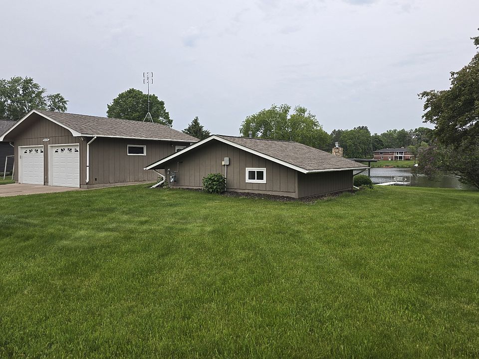 2nd image of 2029 Lakeshore Dr