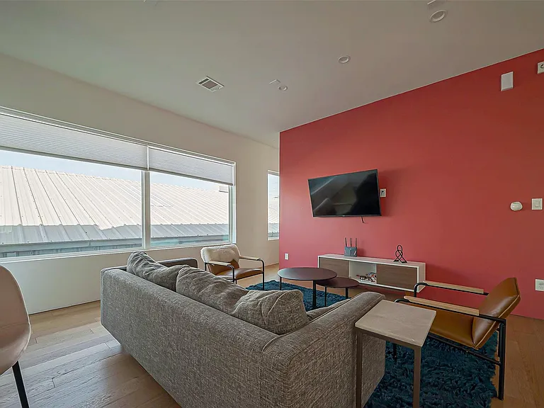 3513 Bell St — Photo 4