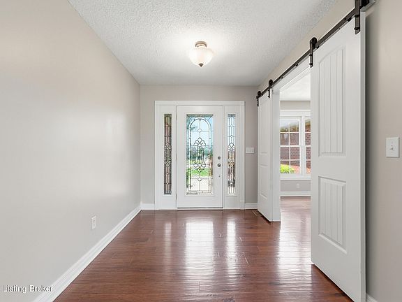 5th image of 105 Bethany Ct
