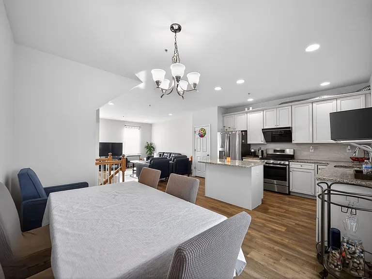 11 Faraday Ct — Photo 11