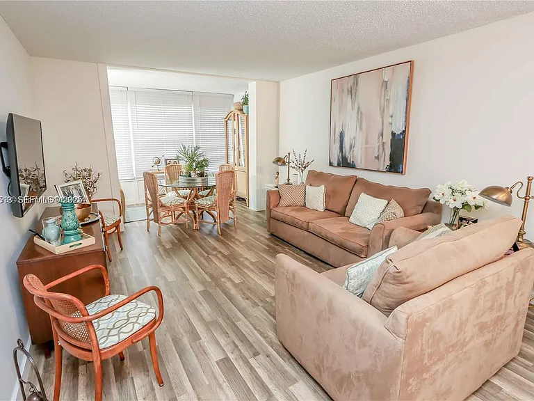 9150 Lime Bay Blvd #212 — Photo 2