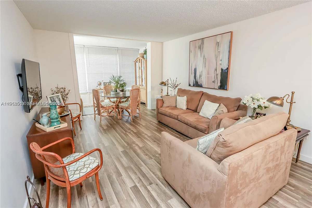 Building Photo - 9150 Lime Bay Blvd #212