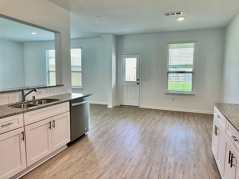 16530 Pine Arrow Dr — Photo 4