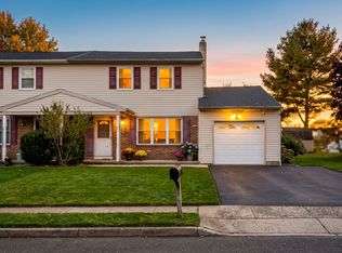 2822 Truman Dr, Hatfield, PA 19440