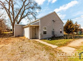 1611 S Gharkey St, Muncie, IN 47302