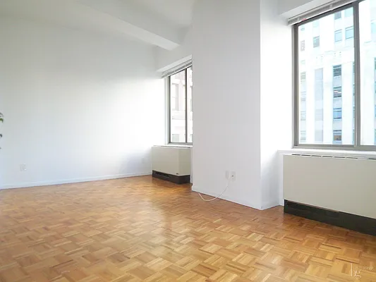 Rented by Hecht Group | media 17