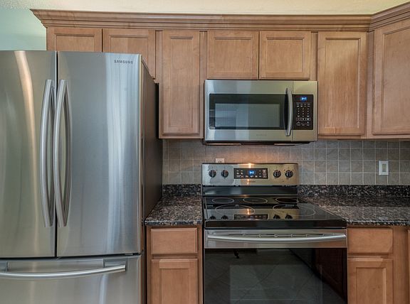 5th image of 3017 Heritage Dr APT 3