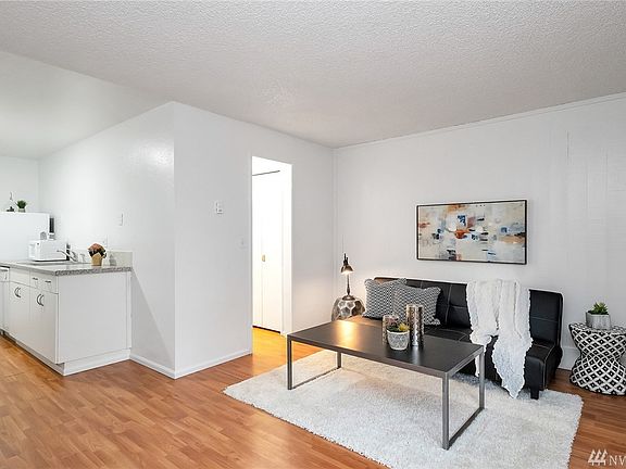 5th image of 6817 137th Pl NE APT 450