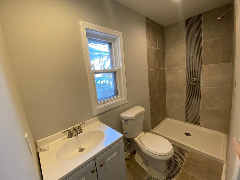 1st image of 1418 N 52nd St #1R