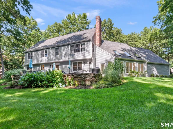4 Windsor Court, Farmington, CT 06032