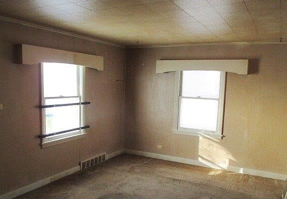 2nd image of 3153 Parkway North St N