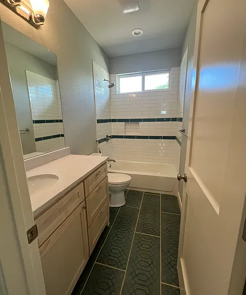 12600 Plassmeyer Pl #B — Photo 12