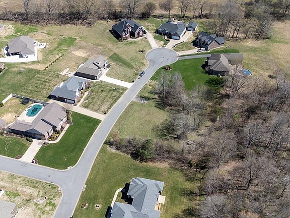 4th image of 155 Meadow Ridge Dr #6-7