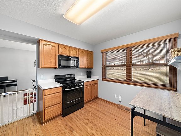 5th image of 923 42nd St
