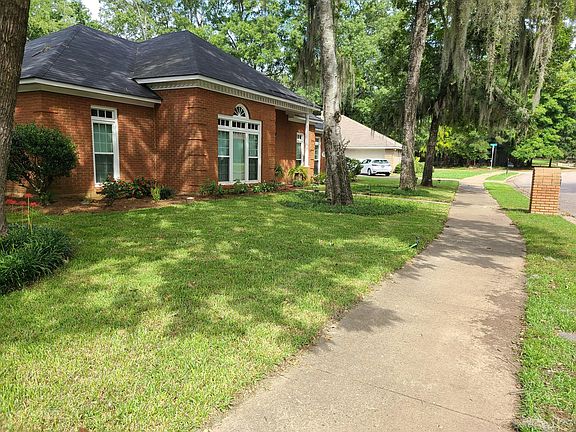 3rd image of 6501 Luxembourg Cir