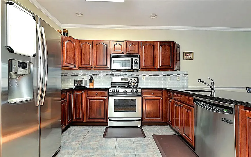 2 bed, 1331 sqft, $4,800 — Photo 2