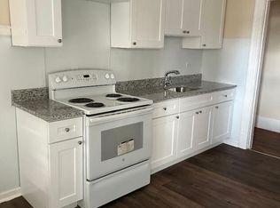 28 Cochran St APT 3L, Chicopee, MA 01020