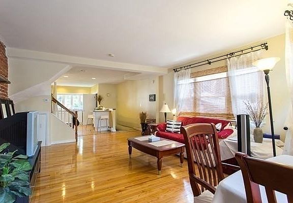 5th image of 137 Sutherland Rd #B
