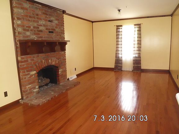 2nd image of 743 Elm St