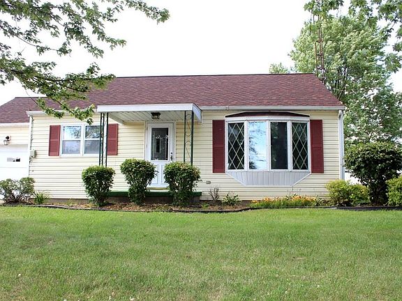 3rd image of 208 E Main St