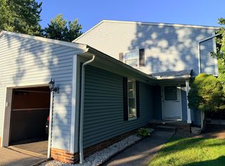 10297 Independence Dr #16, North Royalton, OH 44133