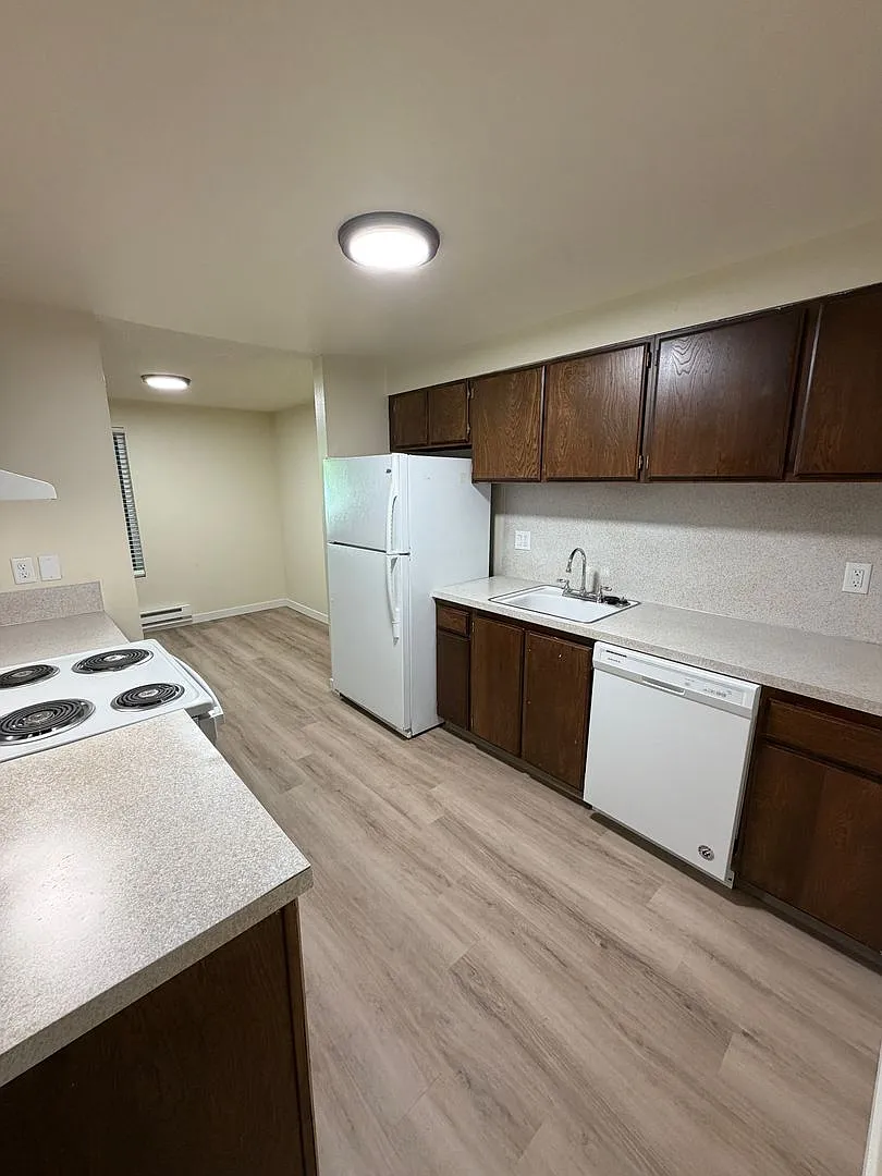(946) 2780-C - Beautiful Updated 2-bedroom/1-bath — Photo 1