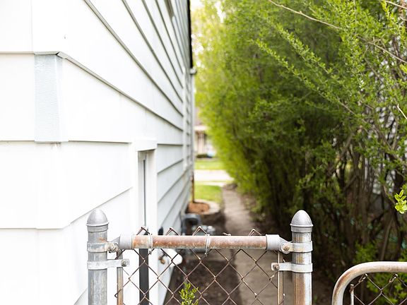 Side Walk