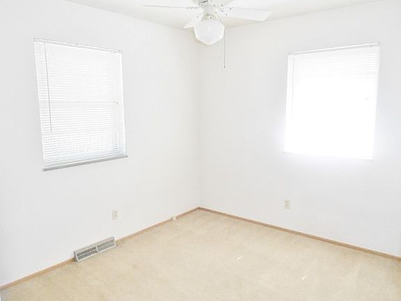 4th image of 1601-03 S Harris Ave