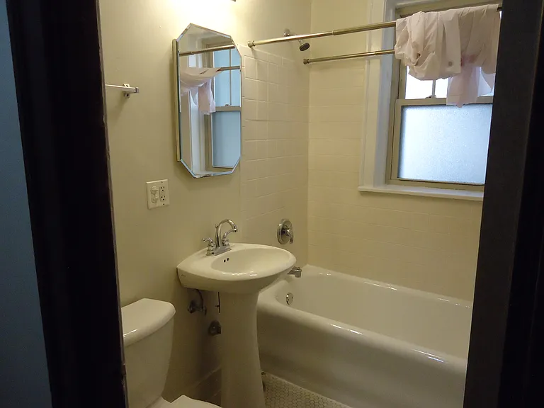 1118 S. Austin — Photo 7