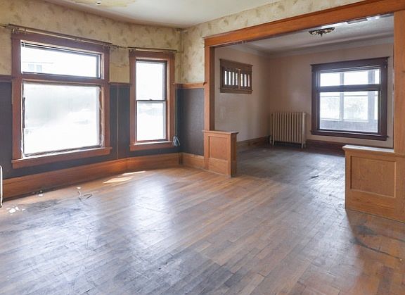 3rd image of 95 Litchfield St