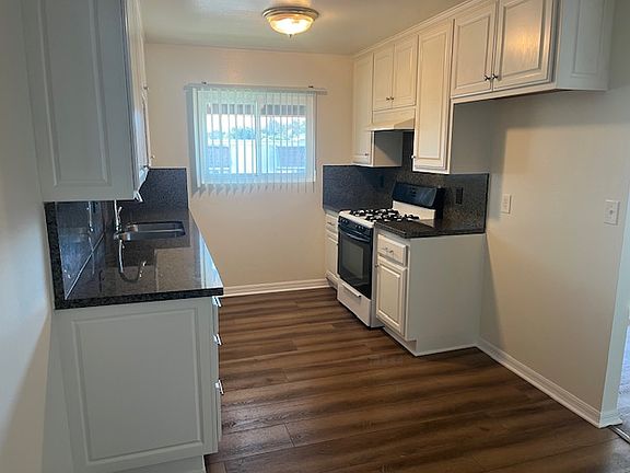 3rd image of 2151 Canyon Dr #E