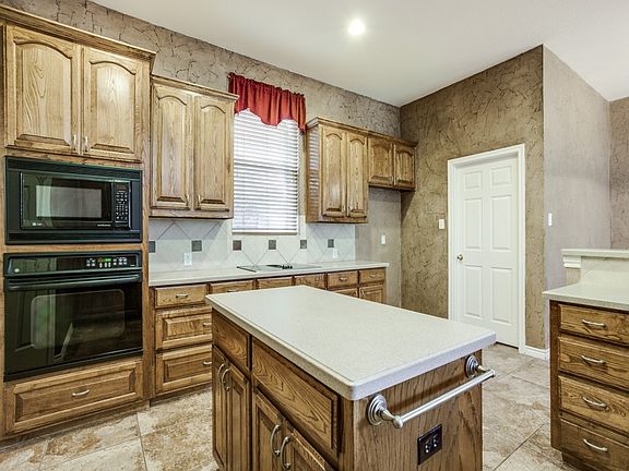 3rd image of 4413 Brookridge Dr