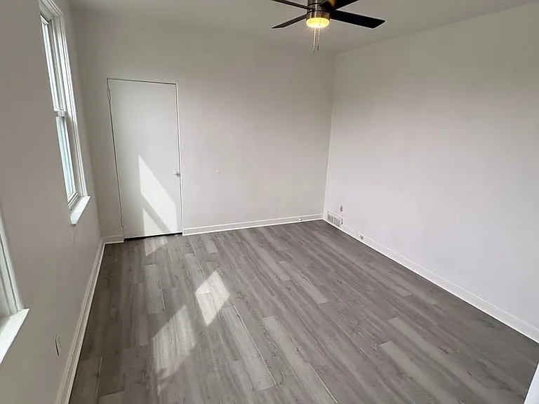 215 Woodkirk St — Photo 4