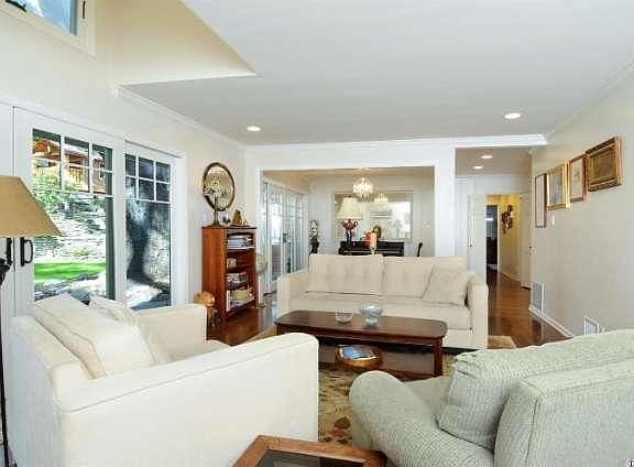 4th image of 4295 Mesa Vista Dr