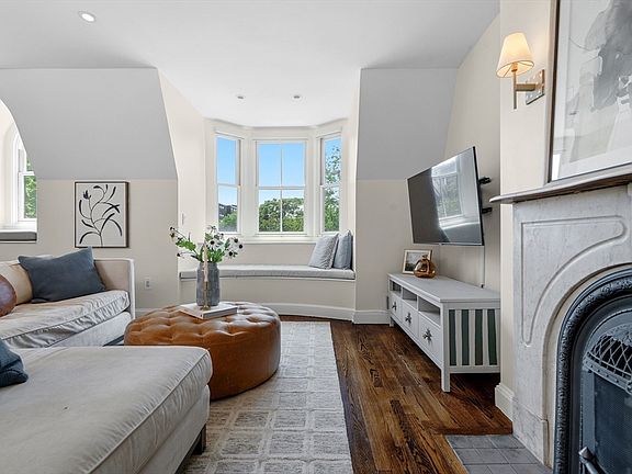4th image of 7 Concord Sq APT 4