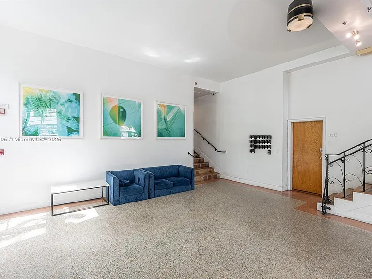 420 15th St #307 — Photo 22