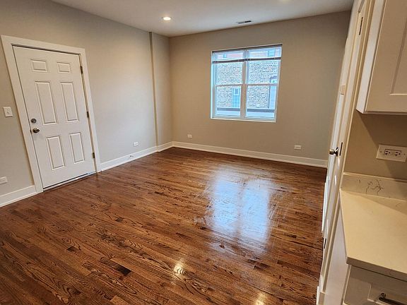 4th image of 1246 W Chicago Ave #3R