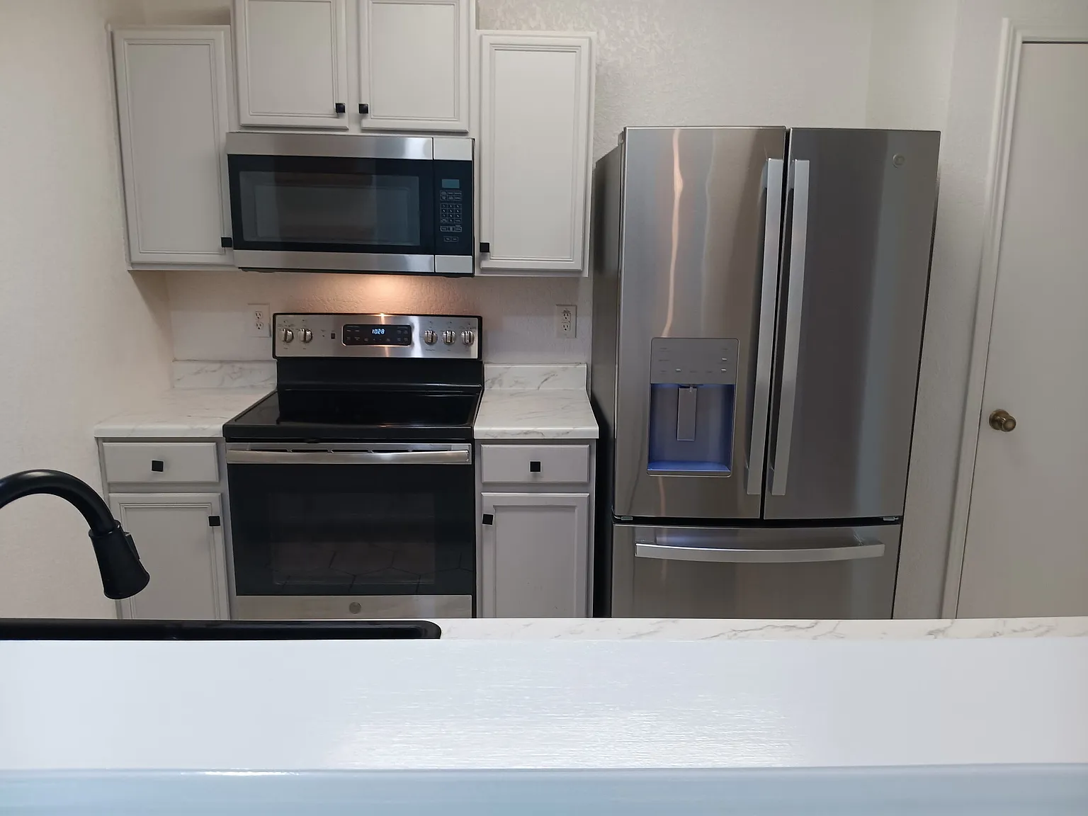 3 bed, 1406 sqft, $1,750 — Photo 2