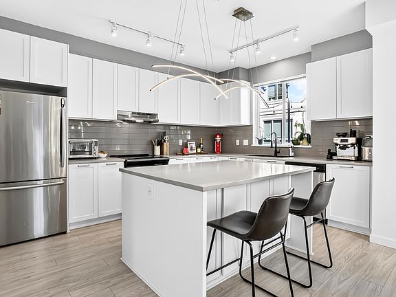 4th image of 8335 Nelson St #71