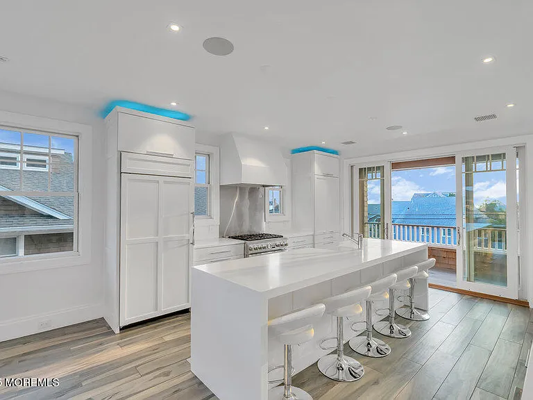 985 Ocean Ave — Photo 105