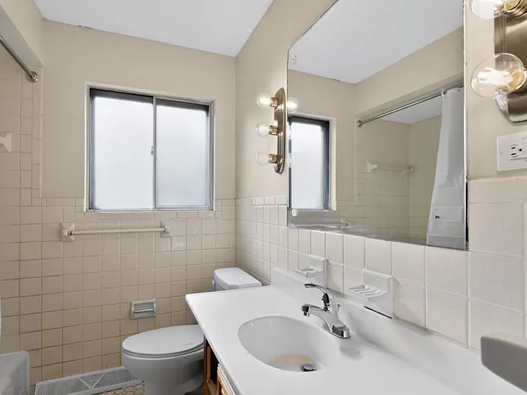 808 Bella Ln — Photo 5