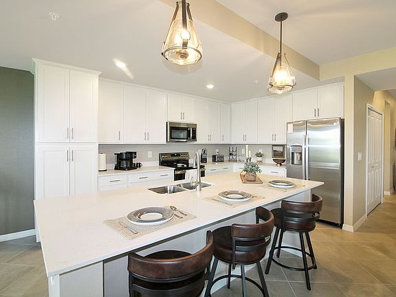 4th image of 12320 Wellen Golf St #102