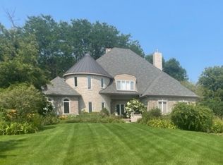 8S230 Hampton Cir, Naperville, IL 60540